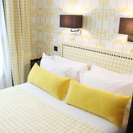 מלון Monceau Elysees 3*