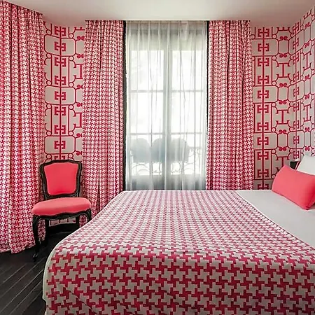 Hotel Monceau Elysées 3*