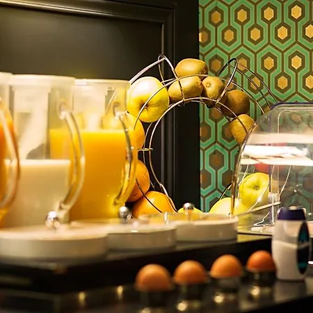 Hotel Monceau Elysées 3*