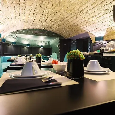 Monceau Elysees 3*