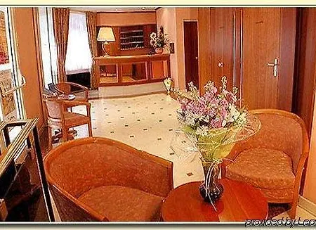 Monceau Elysées 3* Paris