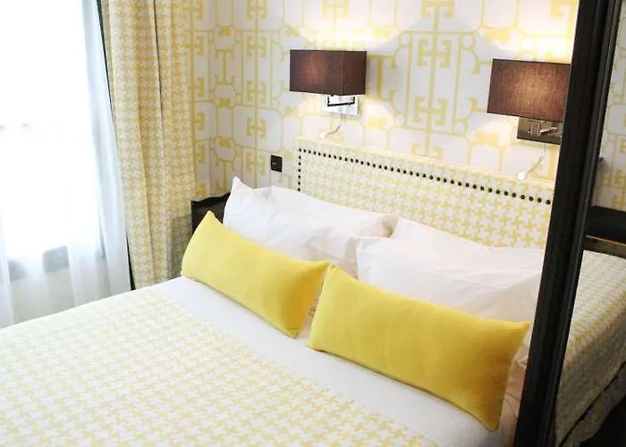 Hotel Monceau Elysées 3*