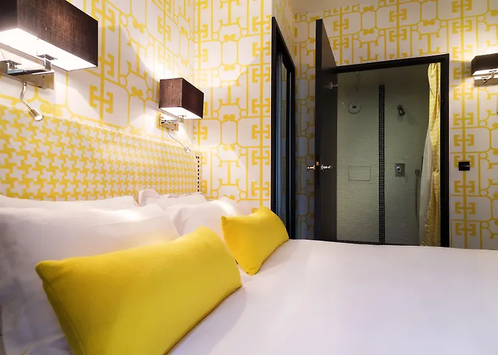 Hotel Monceau Elysées 3*