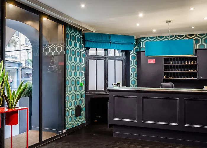 Hotel Monceau Elysées 3*