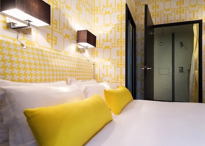 Отель Monceau Elysees 3*