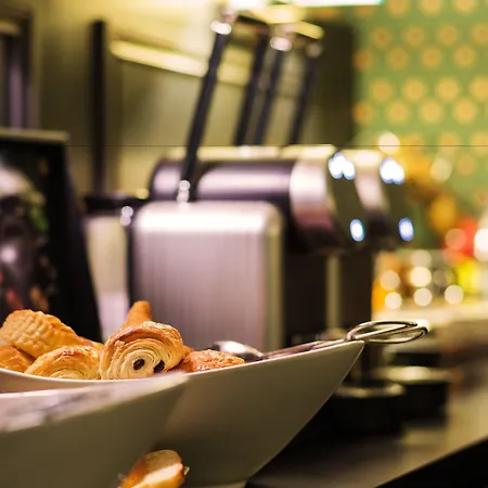 Hotell Monceau Elysees 3*